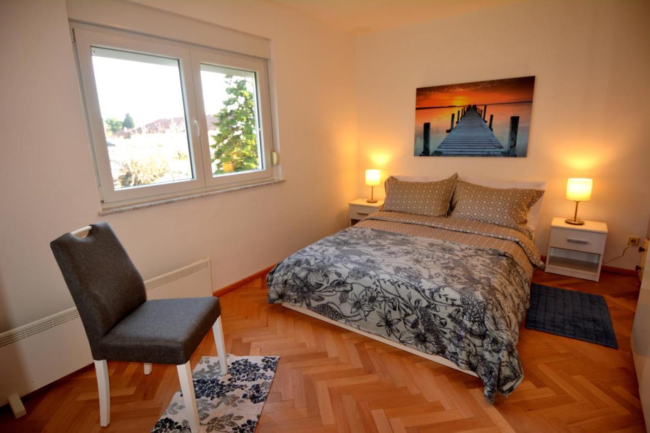 Апартаменты Apartman Monte Rizzi Пула Экстерьер фото
